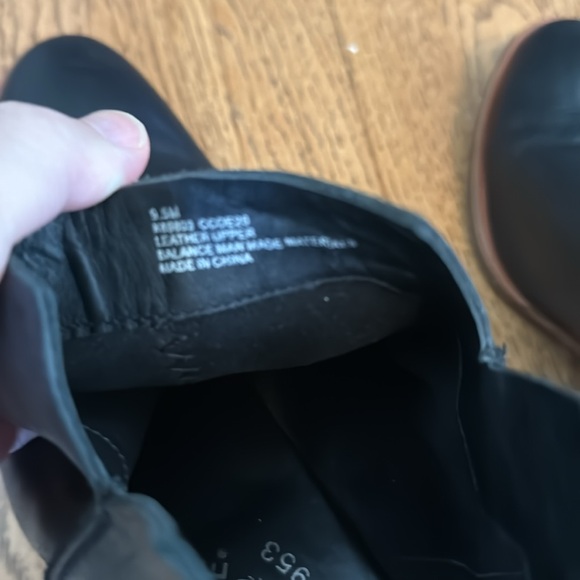 Kork Ease Chandra black leather booties. Heel Height 3 1/2", Shaft Height 3" EUC - Picture 7 of 11